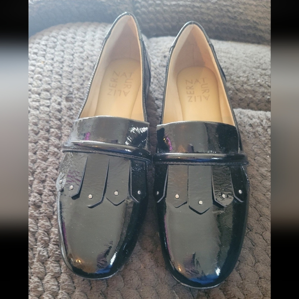 New Womens Naturalizer loafers, size 5.5